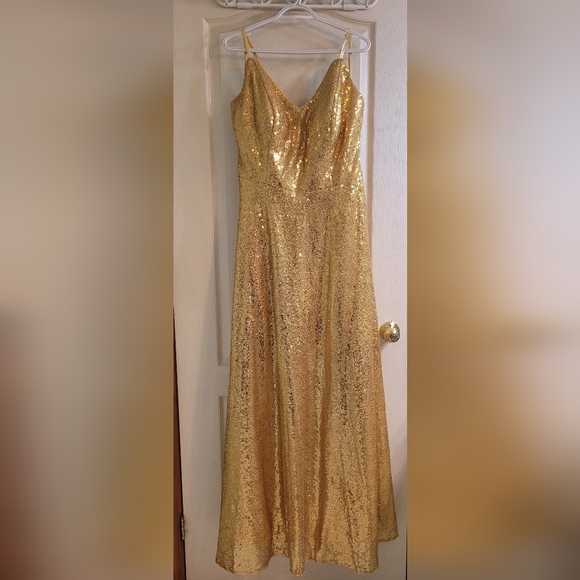 Gold sequins floor length gown. Size 18 - Picture 2 of 4
